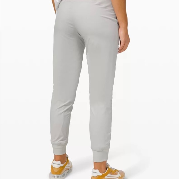 Lululemon lined studio joggers - Picture 5 of 11